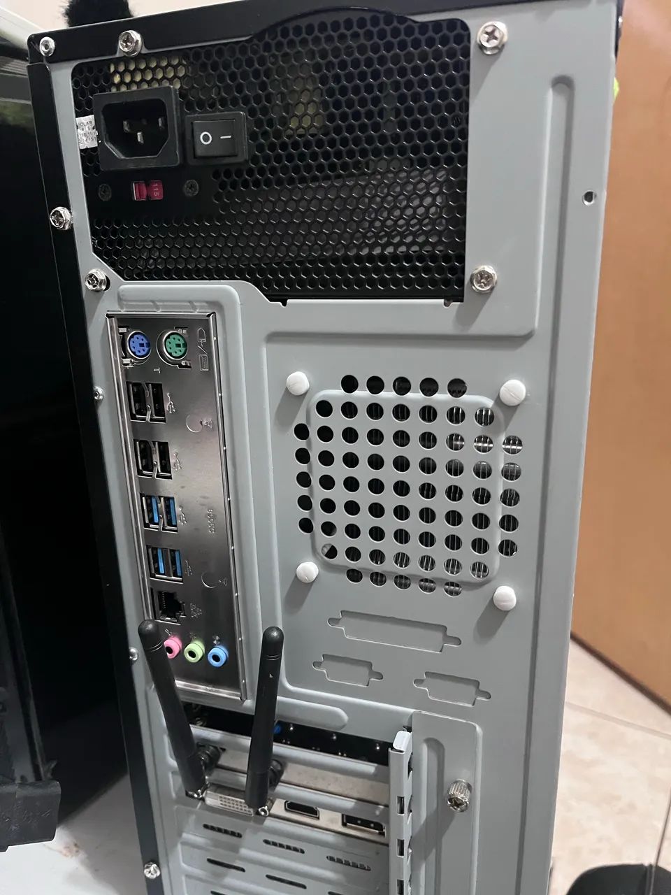 Servidor dual Xeon 40 cores 32GB RAM RX550 - Foto 2