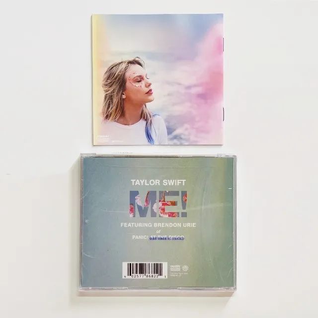 Taylor Swift - Encarte Cd Lover Autografado + Cd Single Me! - CDs