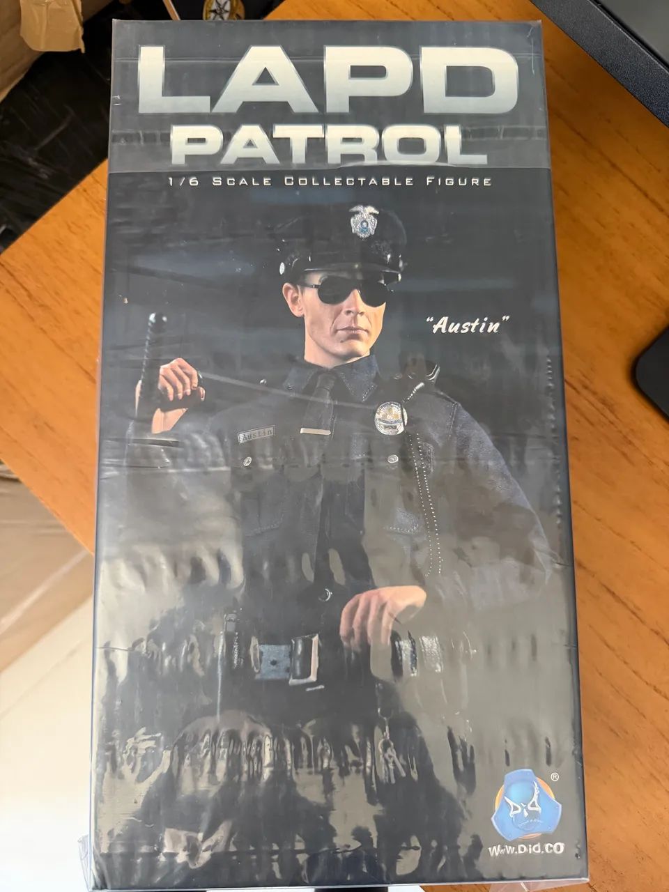 AUSTIN LACRADO T1000 com cinto exclusivo LAPD DID CORP