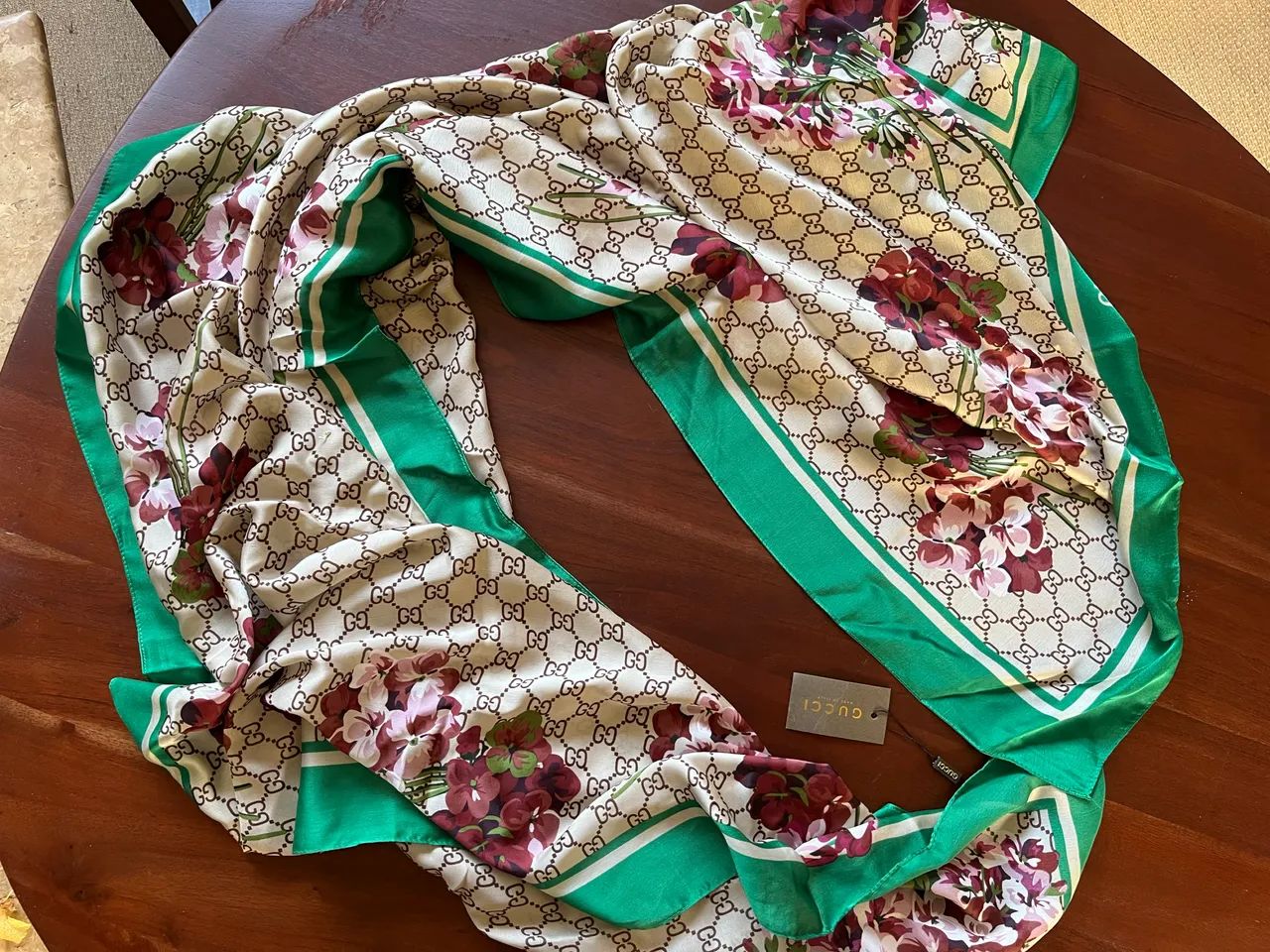 Echarpe lenço seda Gucci  - Foto 2