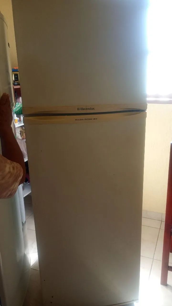 Vendo esta geladeira funcionando perfeitamente