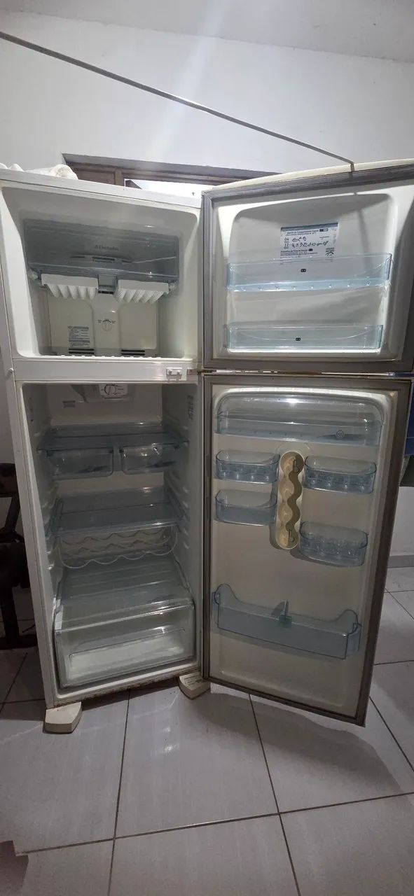 Geladeira Electrolux - 346 Litros  - Foto 5