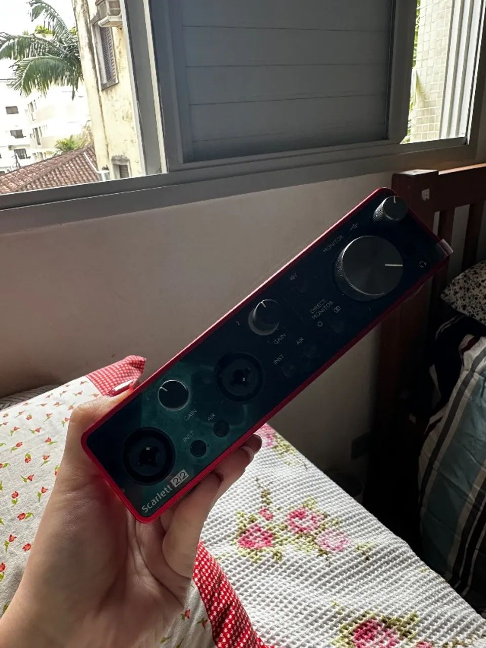 Interface de Áudio Focusrite Scarlett 2i2 + Caixa e Cabo USB-C Original (+ Cabo XLR) - Foto 3
