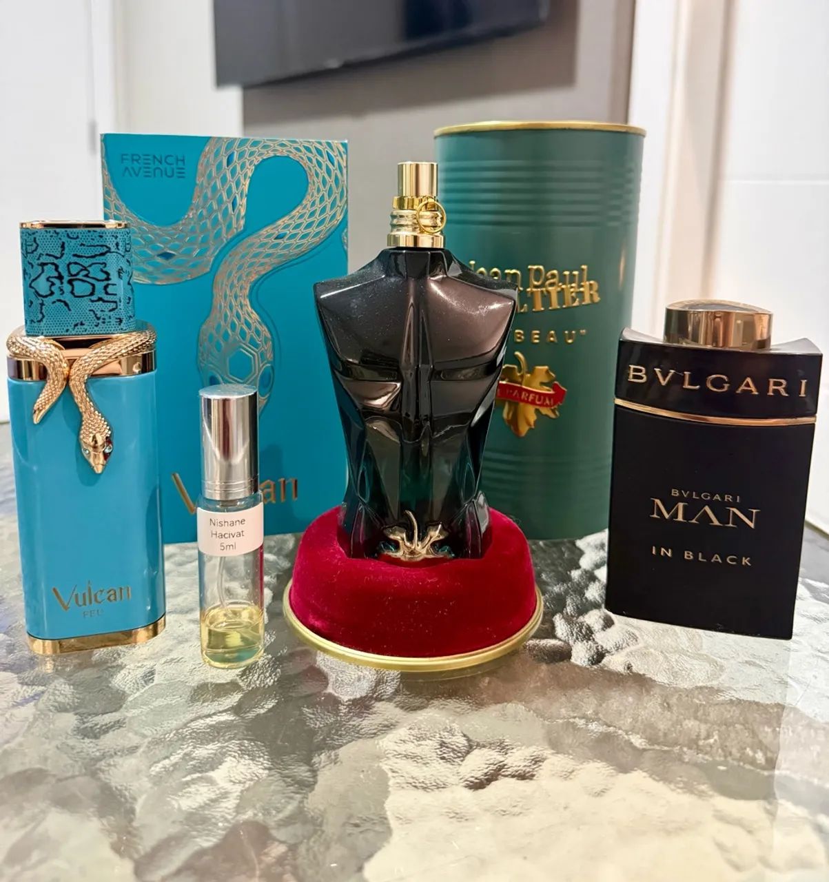 COMBO DE PERFUMES (Jean Paul Gaultier; BVLGARI; Vulcan Feu; Nishane)