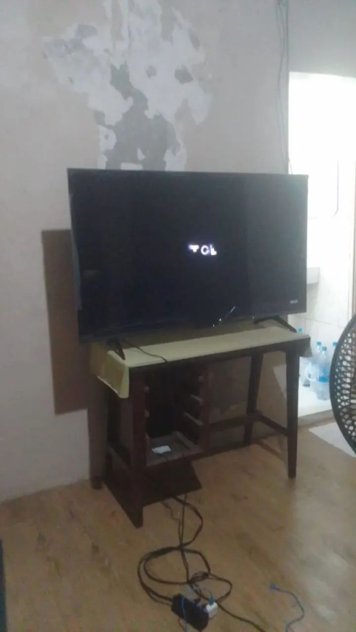 Vende ser uma tv TCL  - Foto 3