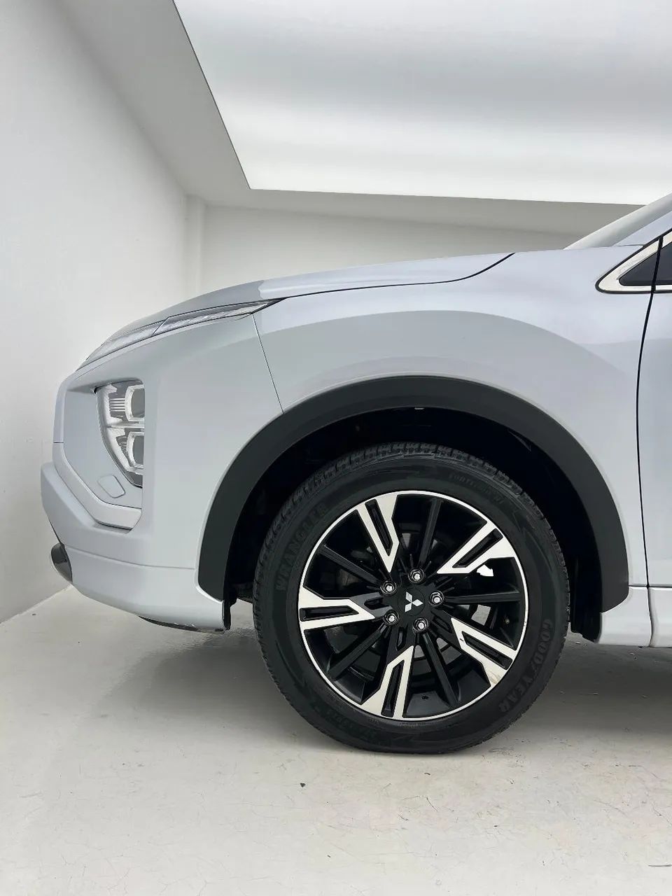 Mitsubishi Eclipse Cross HPE-S 1.5 AWD 165cv Aut. 2023 - Foto 5