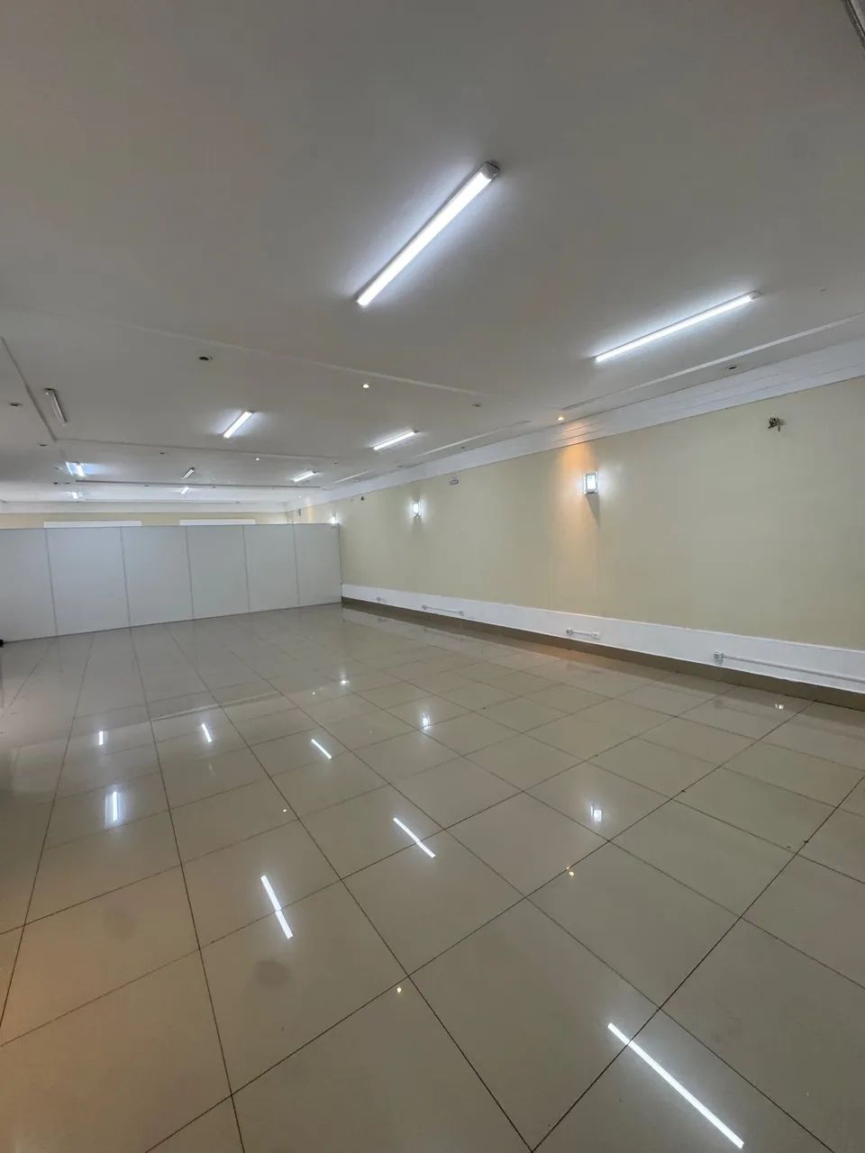 Casa para alugar ou comprar com 300m² e 3 vagas