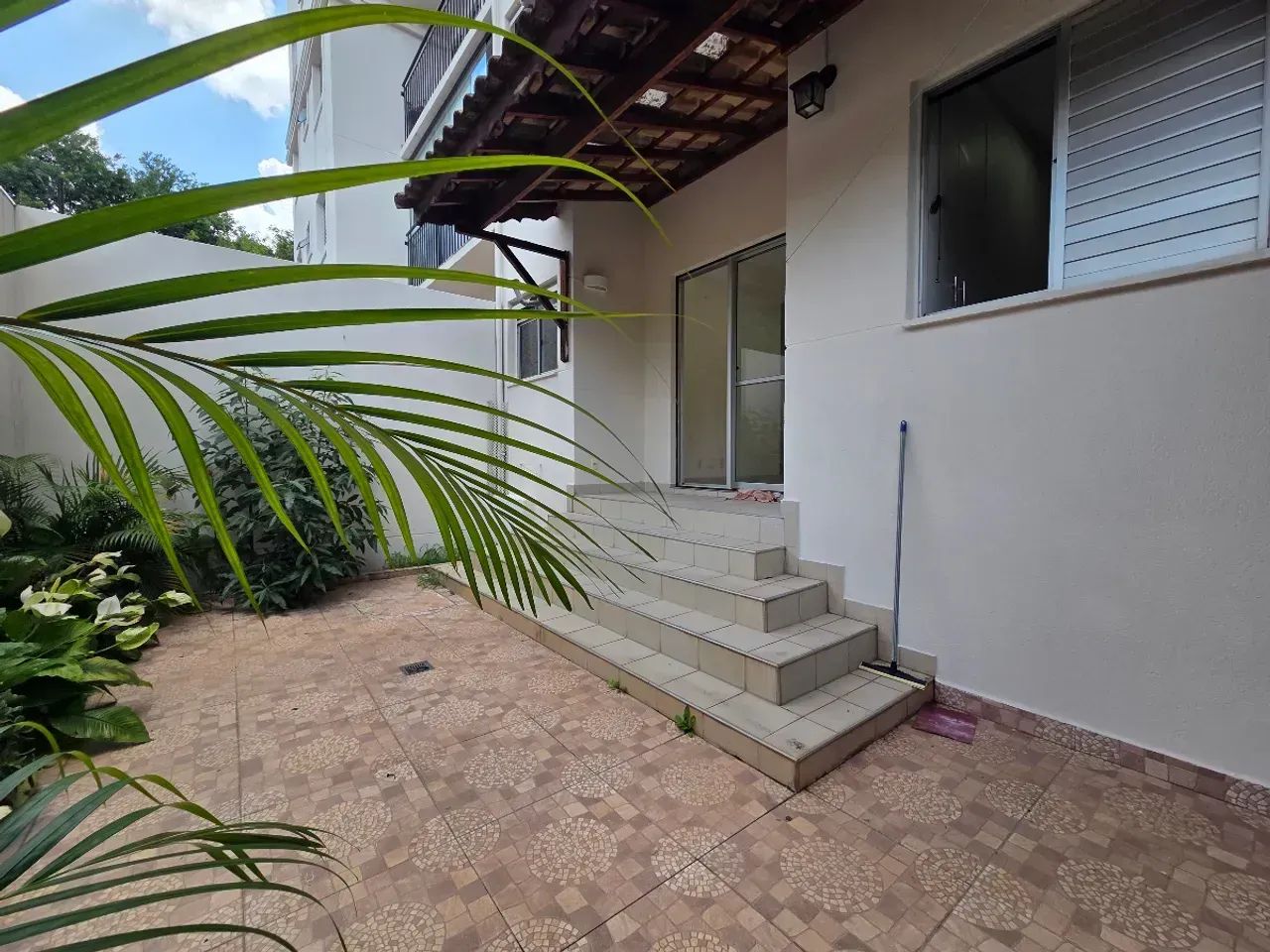 VILA EMA -- GARDEN COM QUINTAL - 92 METROS
