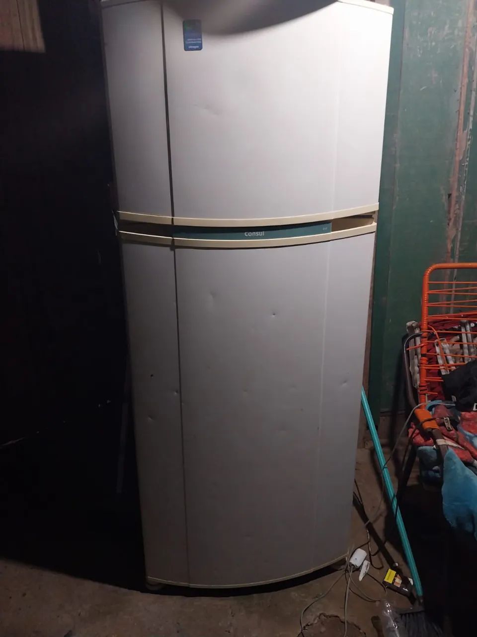 VENDO GELADEIRA E TV 40 POLEGADAS( não é smart) - Foto 2