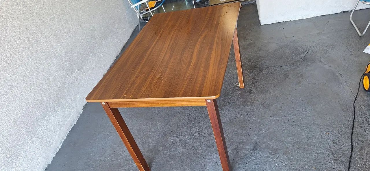 Vendo mesa com 4 cadeiras  - Foto 3