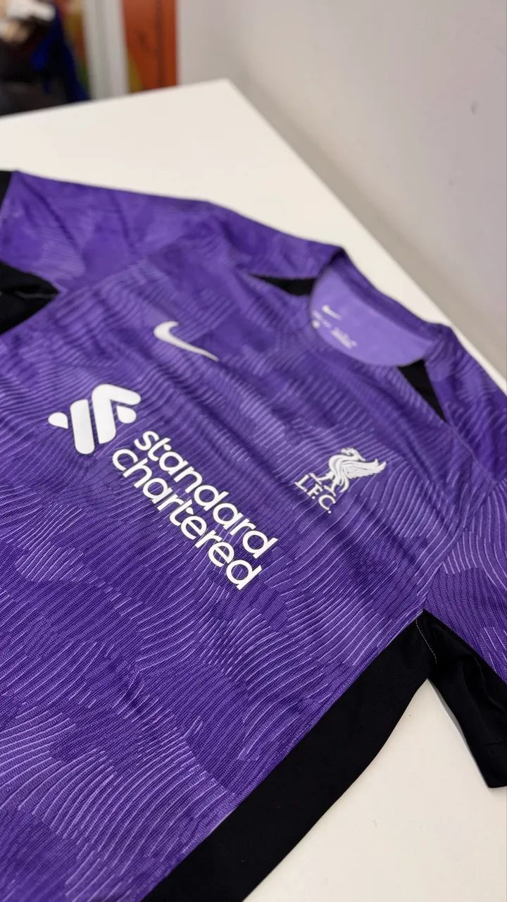 Camisa Liverpool roxa rara  