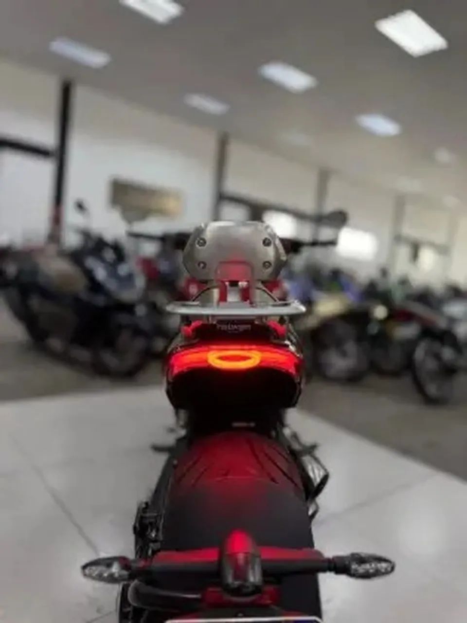 TRIUMPH ROCKET III R - Foto 4