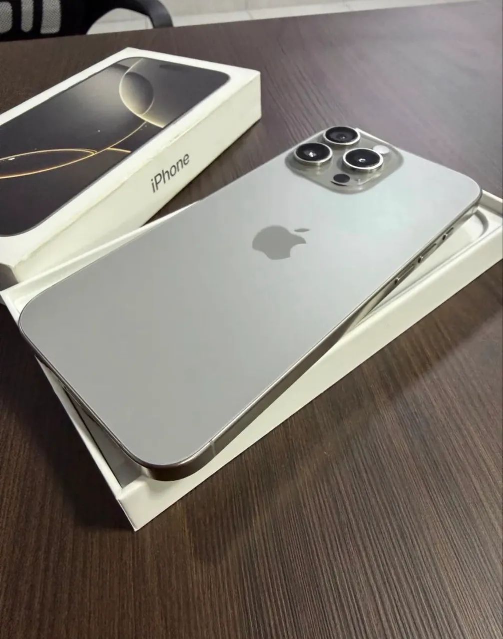 iPhone 16 Pro Max Titanium Natural 256gb - Foto 2