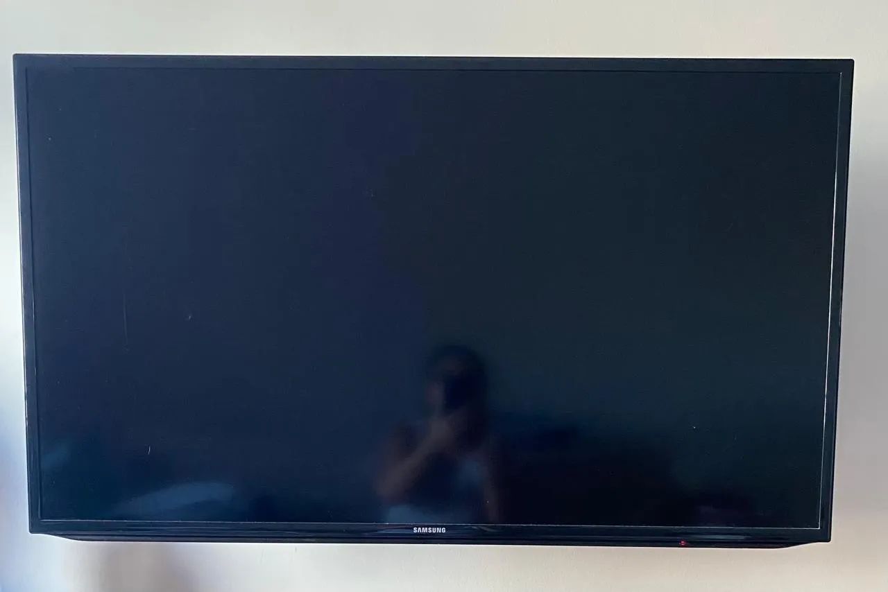 TV Samsung 50 polegadas modelo UN50H5303AGXZD com resolução Full HD