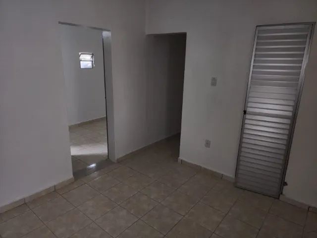 Alugo Apto Com 1 Quarto Em Frente ao Líder  - Foto 3