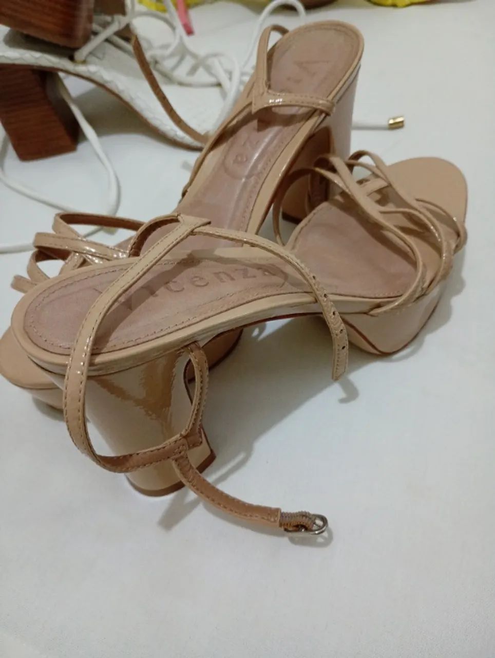 Sandálias roupas - Foto 3