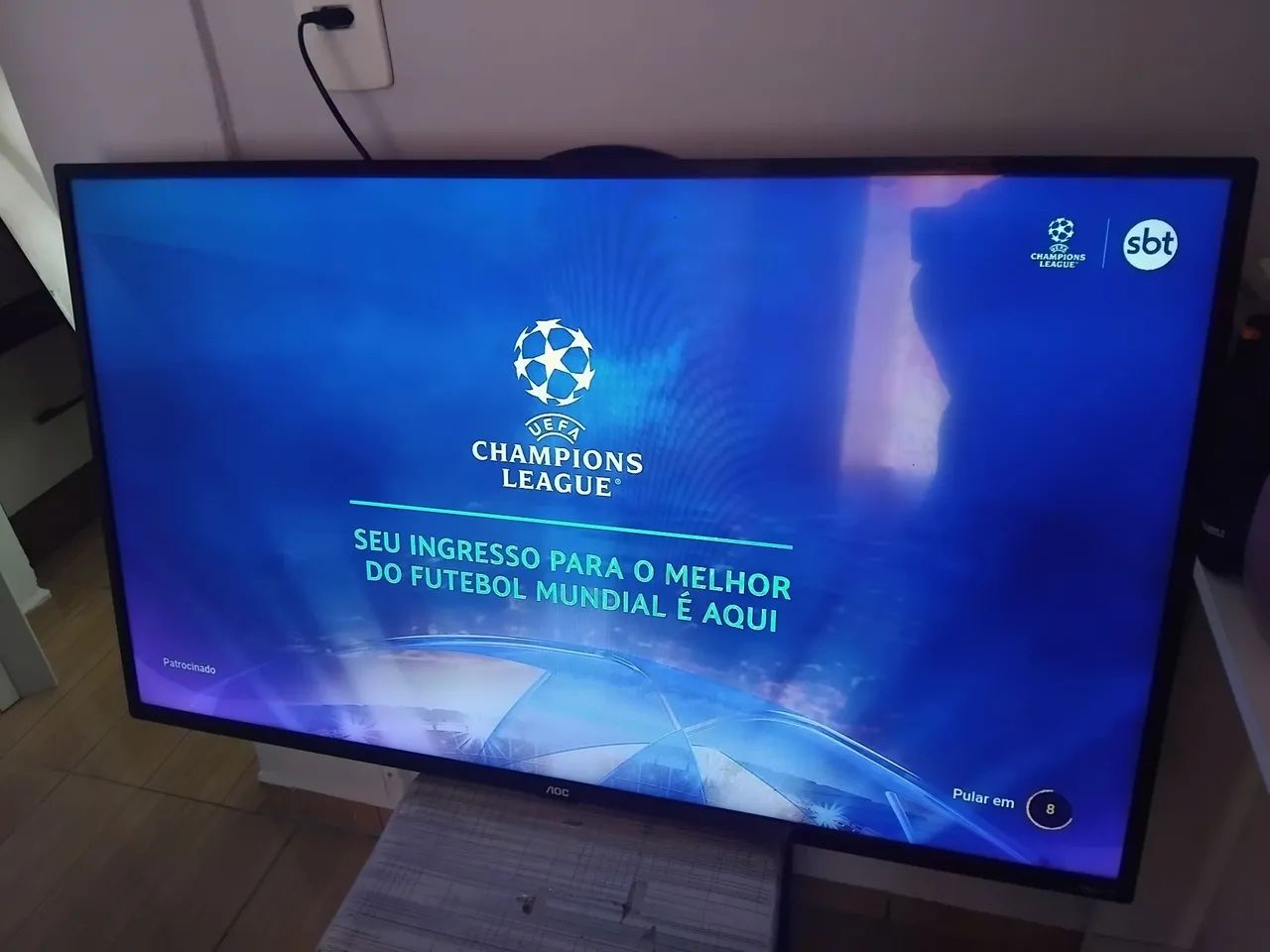 Tv smart 43" polegadas  aoc roku com detalhe mas q não interfere  - Foto 4