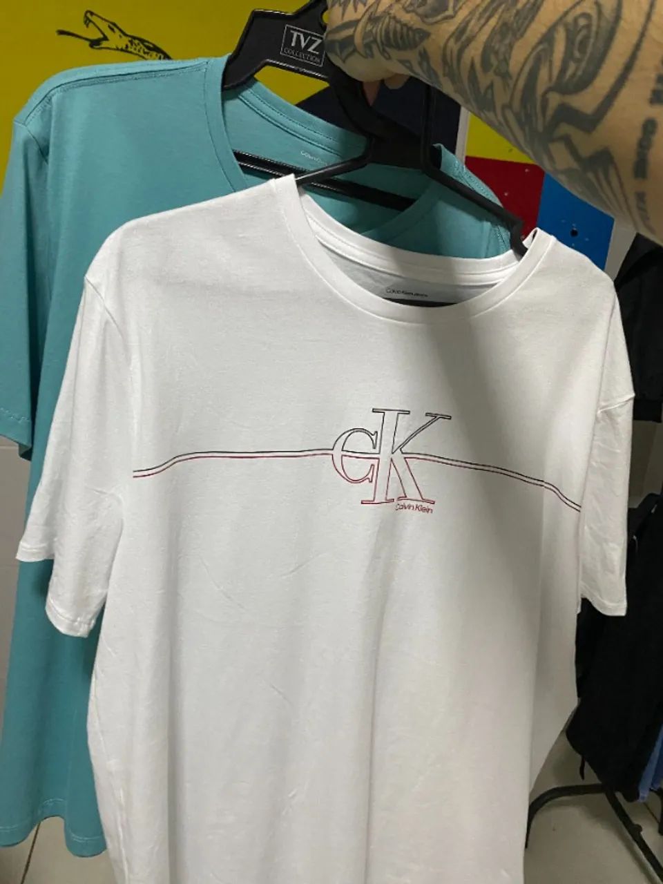 Camiseta Calvin Klein Original EUA  - Foto 5