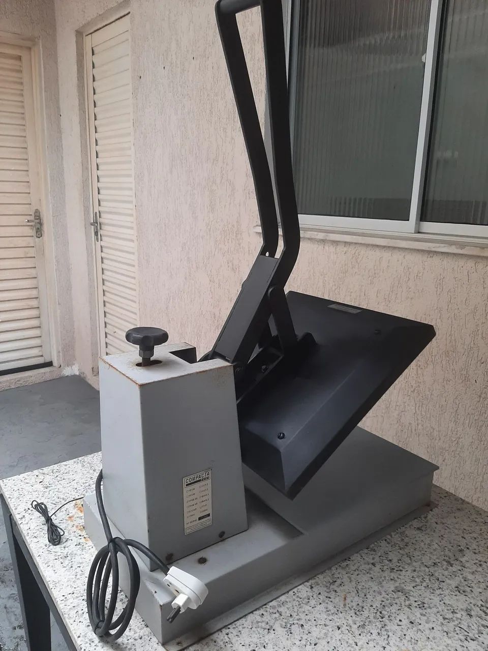 PRENSA TÉRMICA RIMAQ 110V  (TRANSFER)
