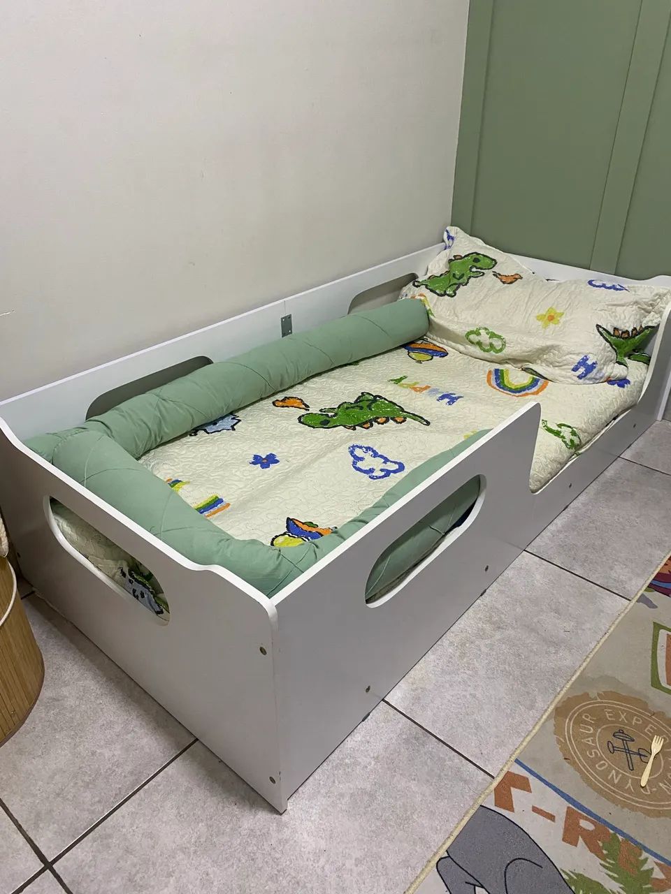 Caminha de criança MUITO NOVA