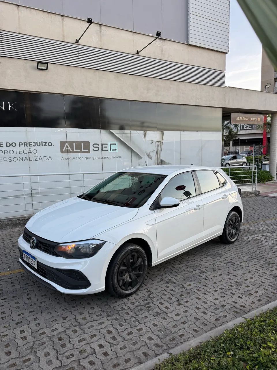 Volkswagen Polo Polo Track 1.0 Flex 12V 5p 2024