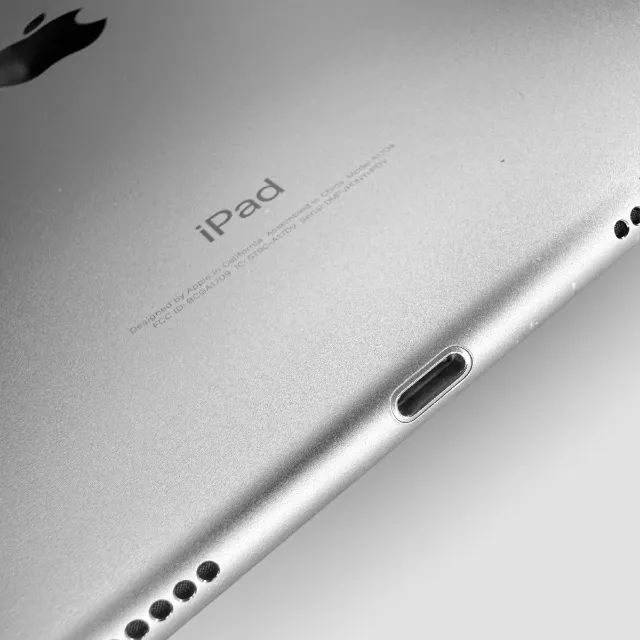 Ipad Pro 2ª geração 10.5 polegadas 256gb C/Caneta e Teclado