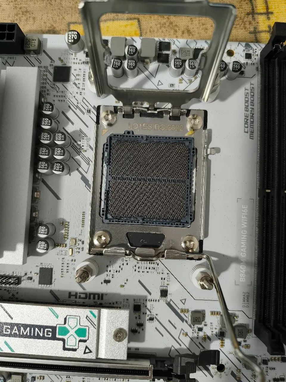 Placa mãe nova   b840m gaming wi-fi  - Foto 4
