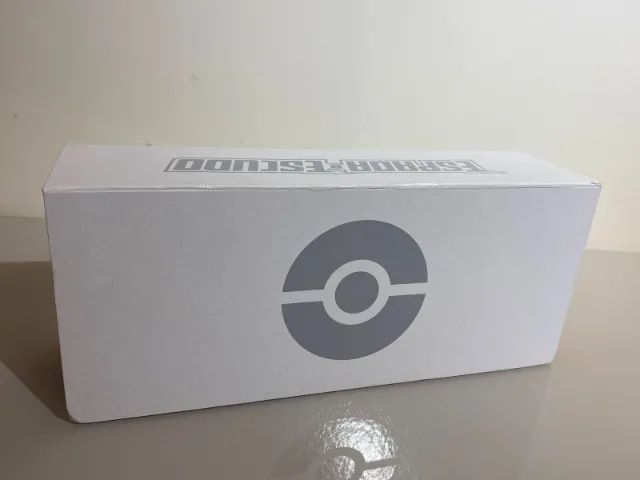 BOX UPC Pokémon Espada e Escudo Charizard  - Foto 2