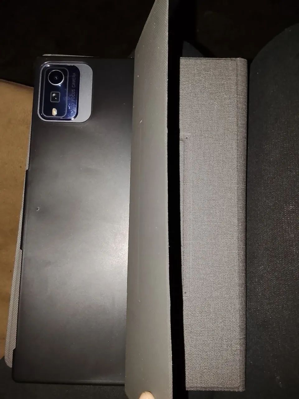 Tablet E1035 com teclado e capa, 8gb de ram e 128gb seminovo - Foto 3