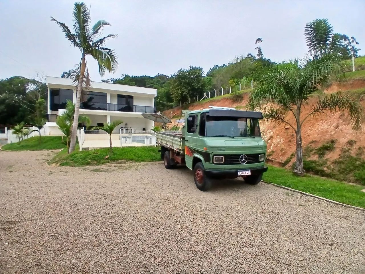 Vendo 608E ano86 filé boa de mecânica e pneus  - Foto 7