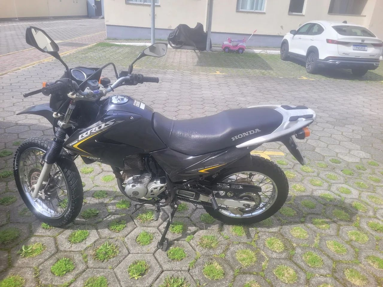 Vendo Honda Bros 150  - Foto 3