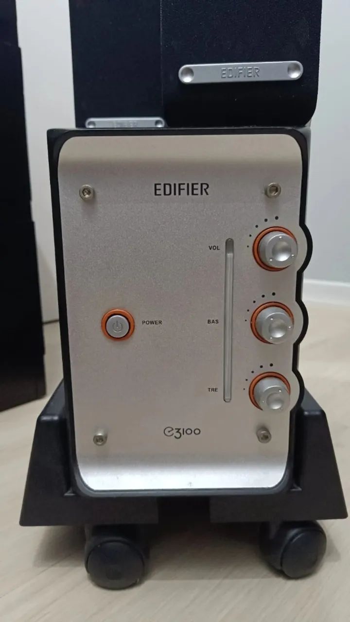 Caixa de Som 2.1 com Subwoofer Edifier E3100