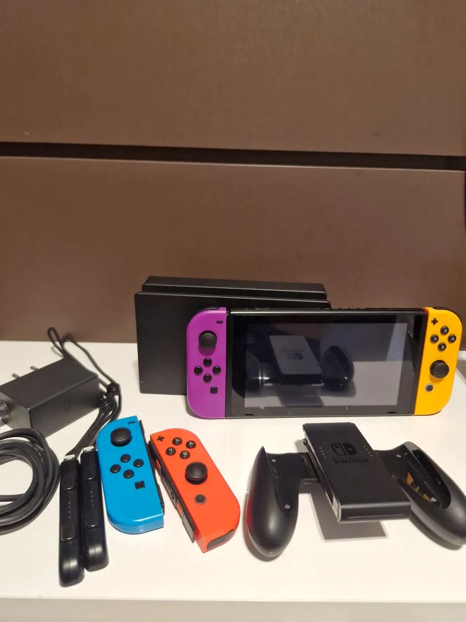 Nintendo Switch V2 32GB + micro SD64