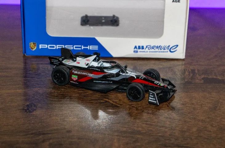 Miniatura Porsche Formula E 1/43 - Foto 3