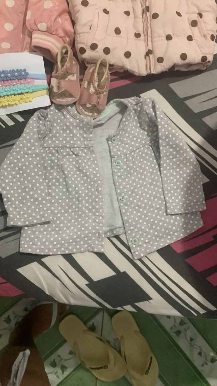 Roupinhas e tiaras de bebês 