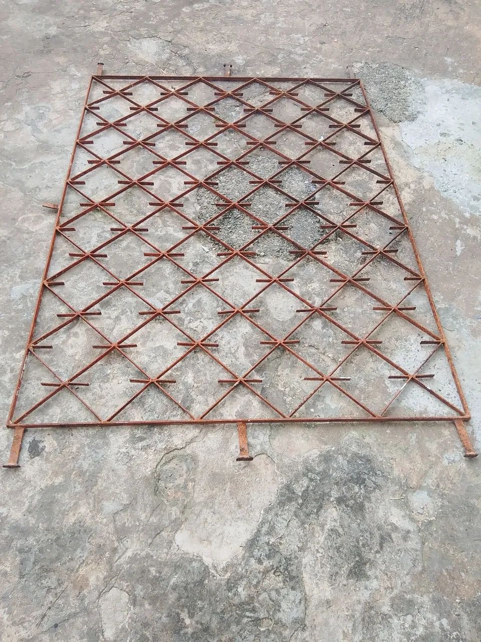 Uma grade  - Foto 2