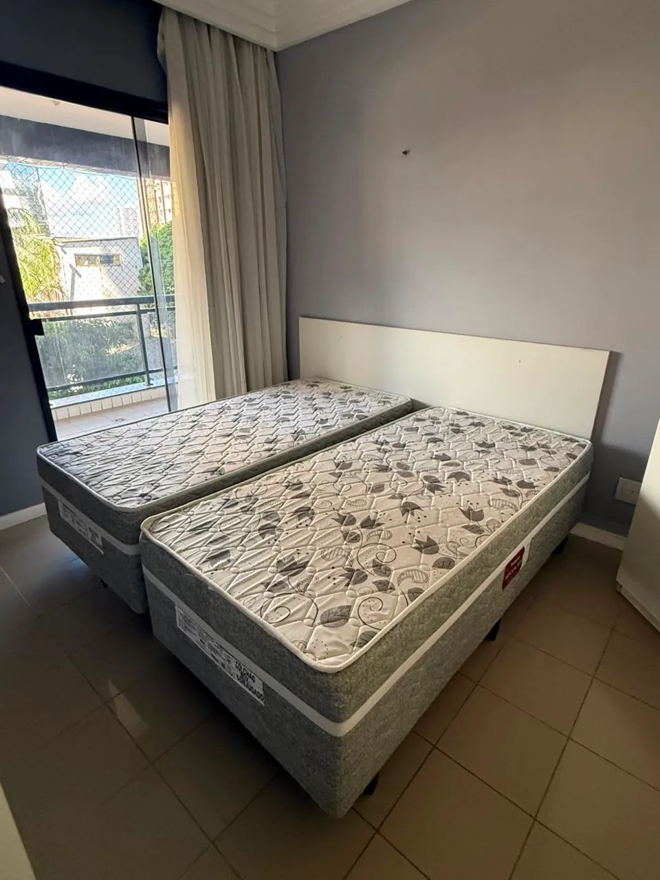 Cama box e colchão solteiro