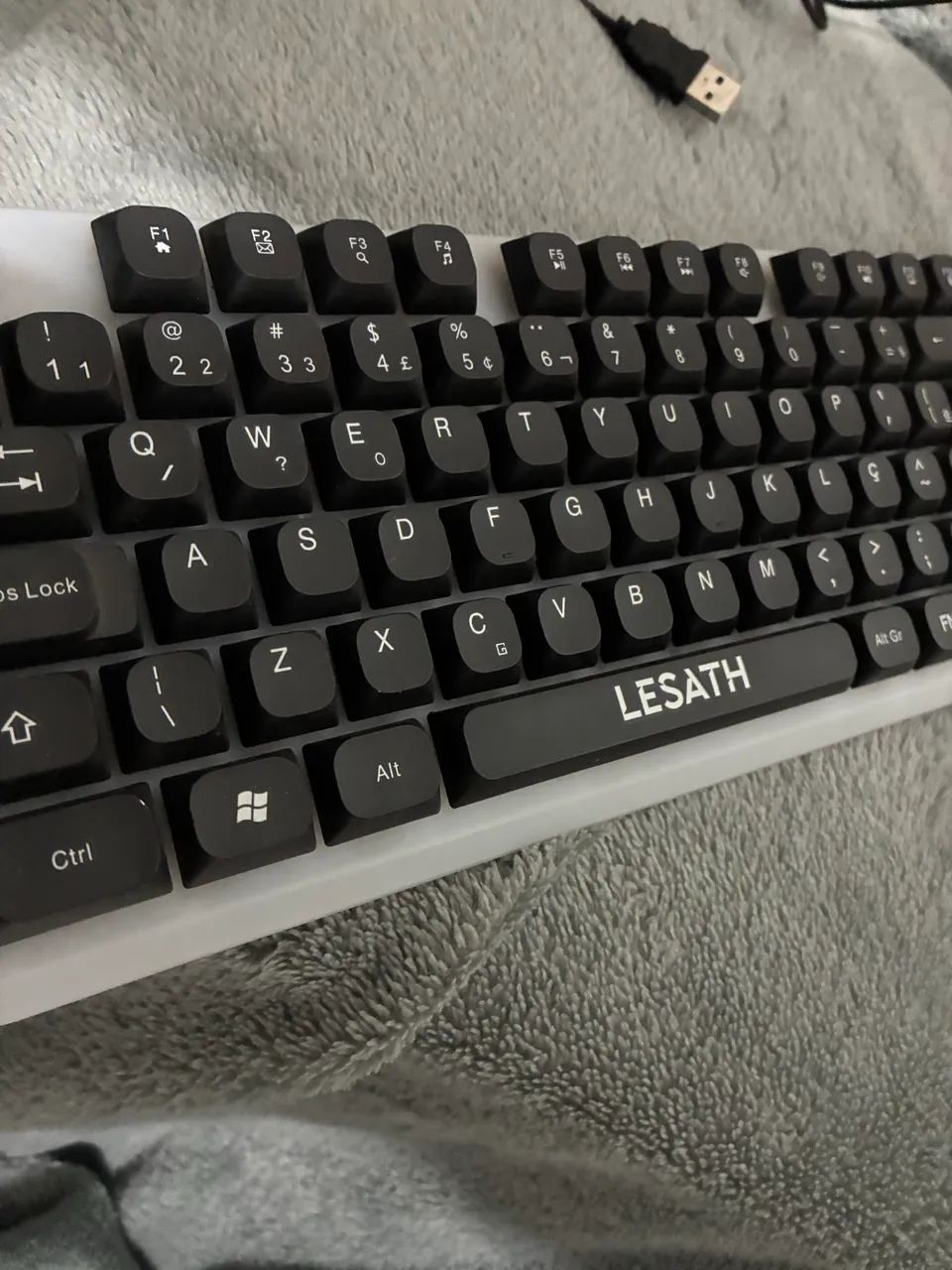 Teclado lesath ~ perfeitas condições 