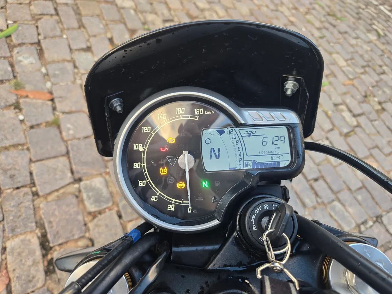 Triumph Speed 400 - Foto 2