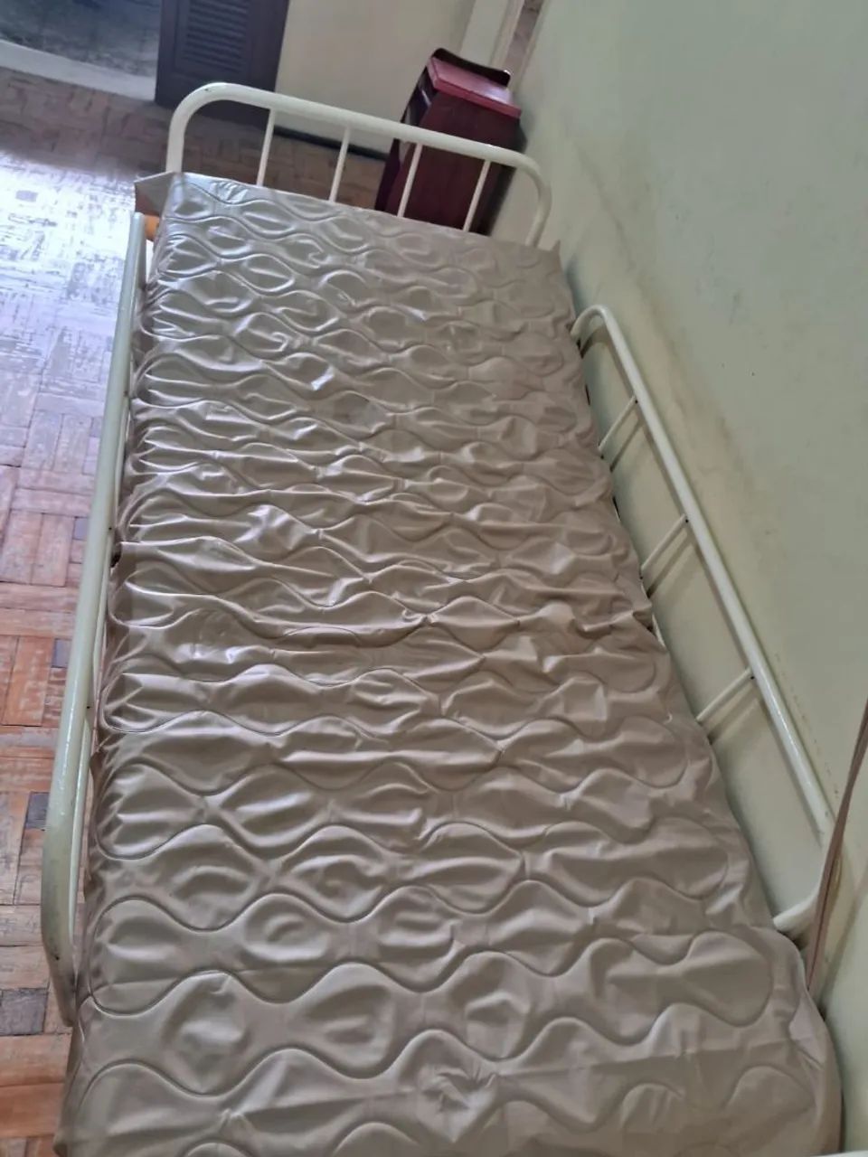 Vende se cama hospitalar - Foto 2