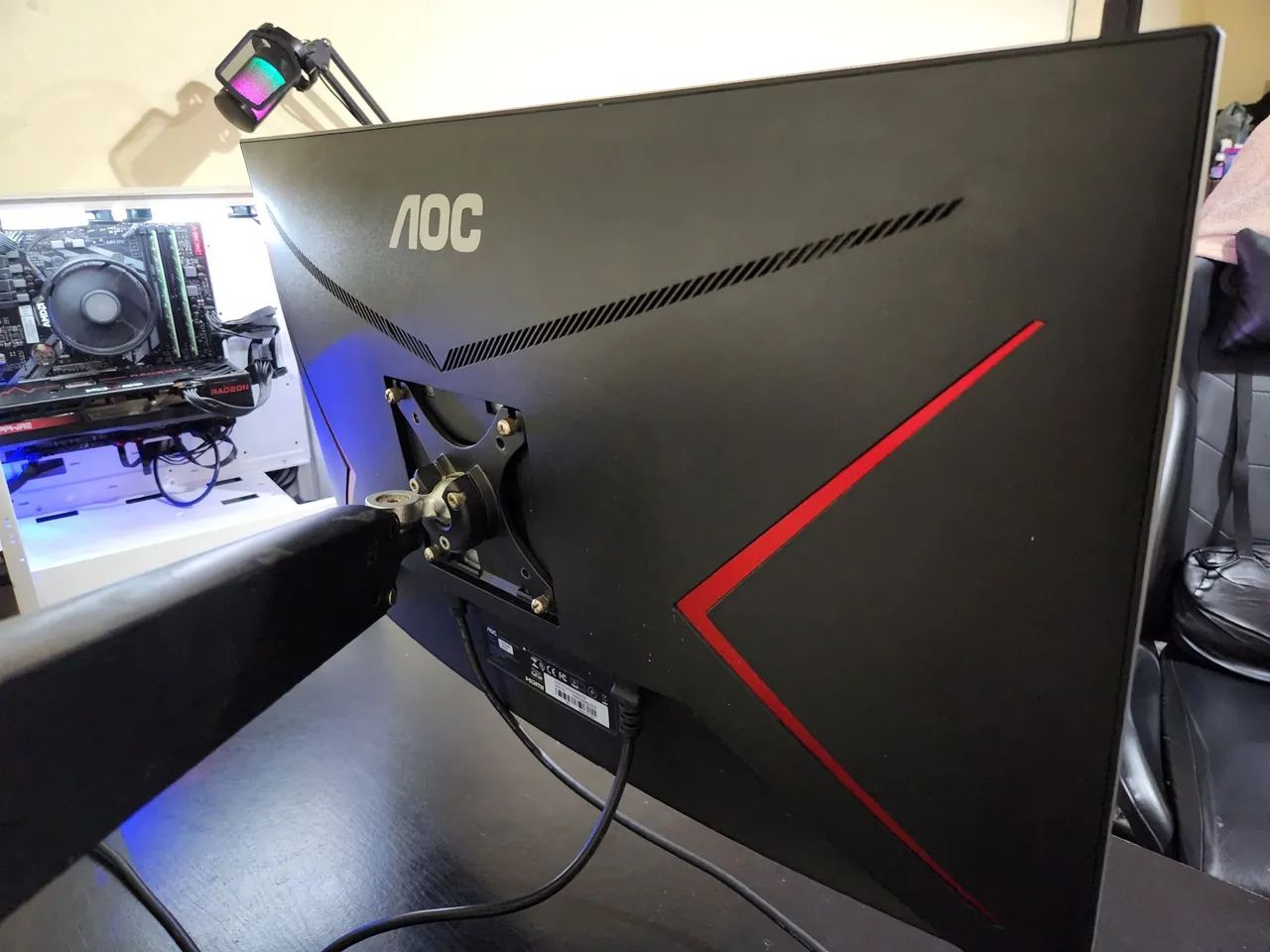 Monitor AOC Curvo - 240Hz - Foto 3