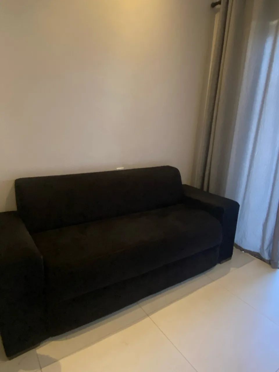 Sofá três lugares
