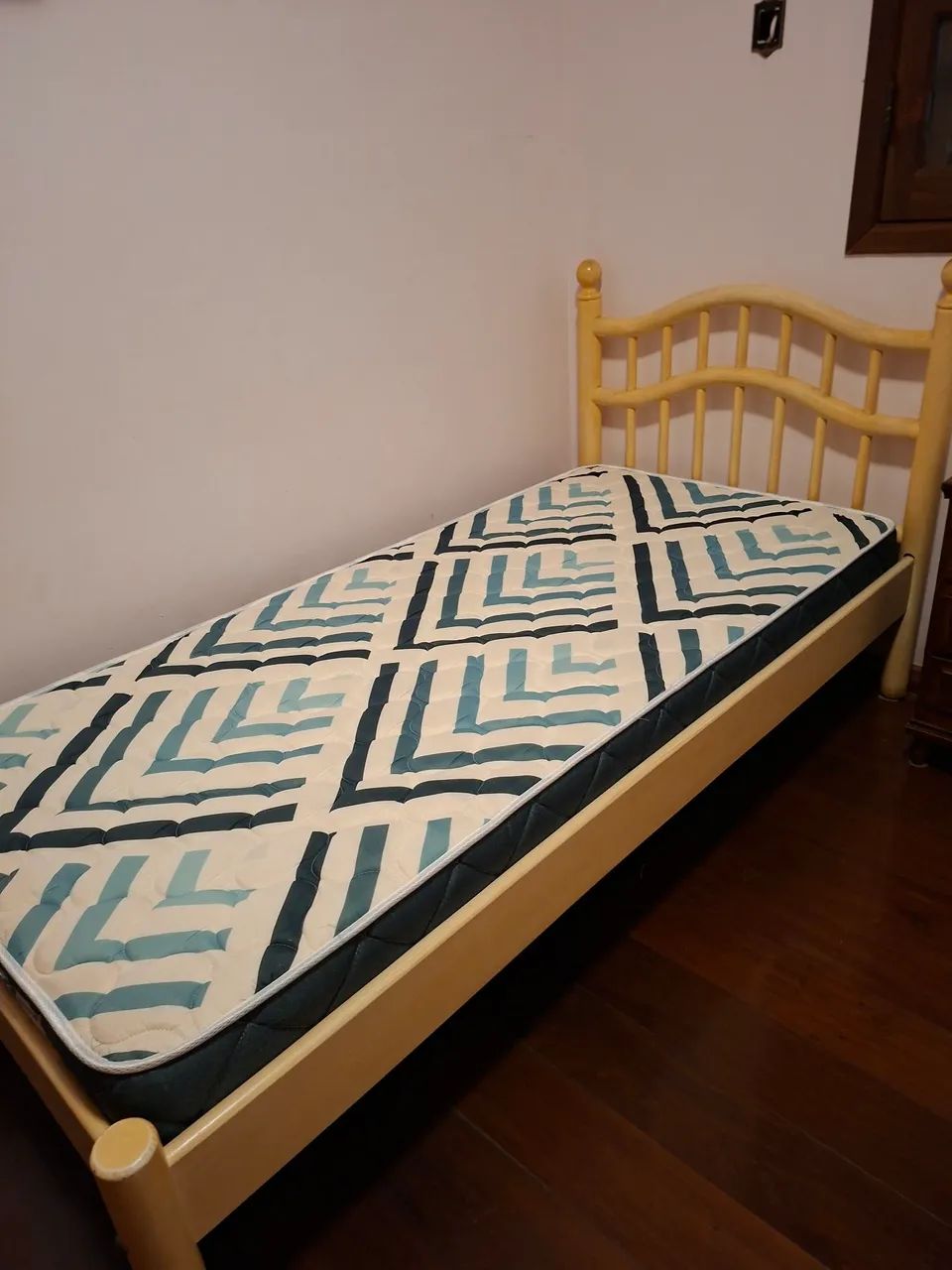 VENDER RÁPIDO Cama+Colchão SEMINOVOsolteiro 