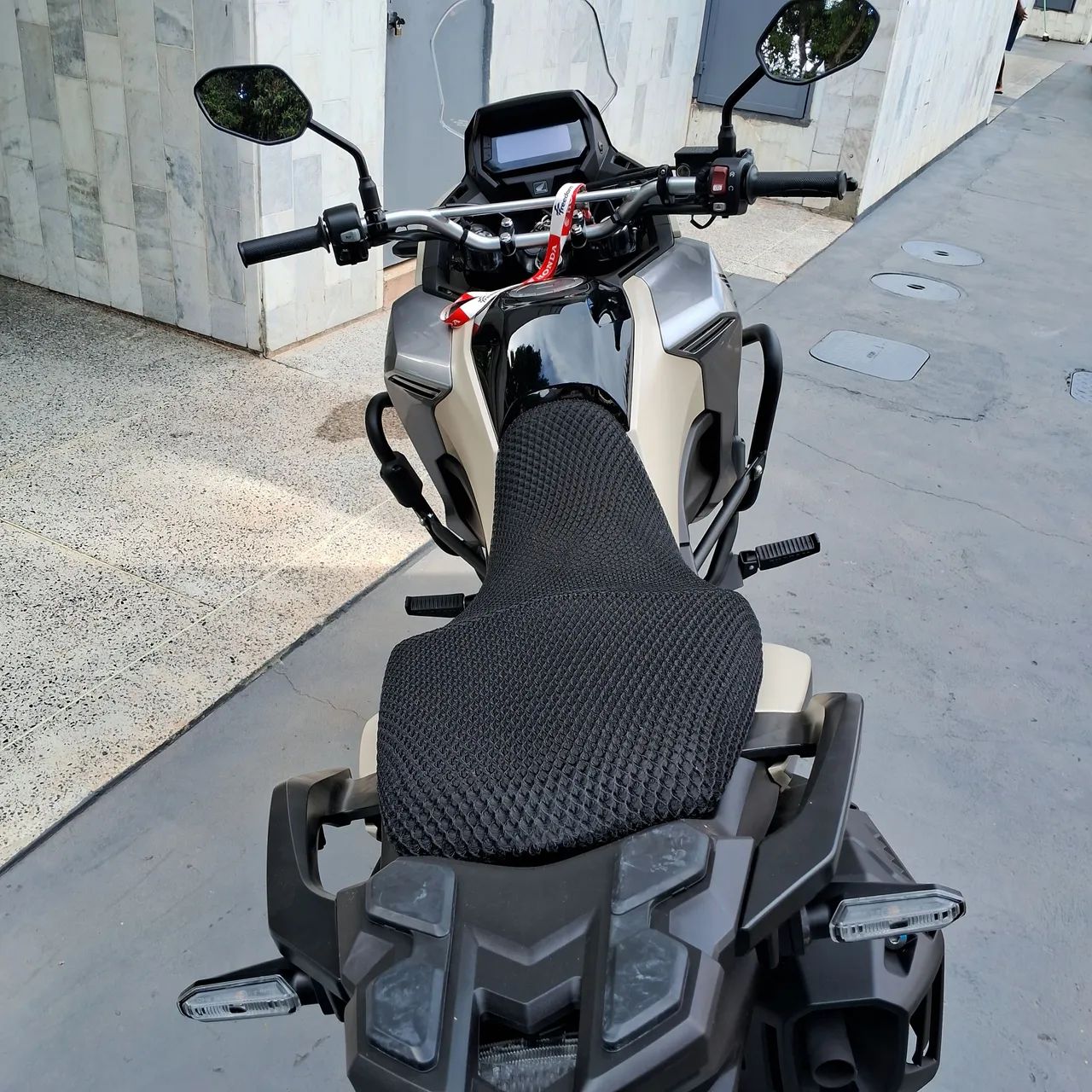 SAHARA 300 ABS 2025 - Foto 2