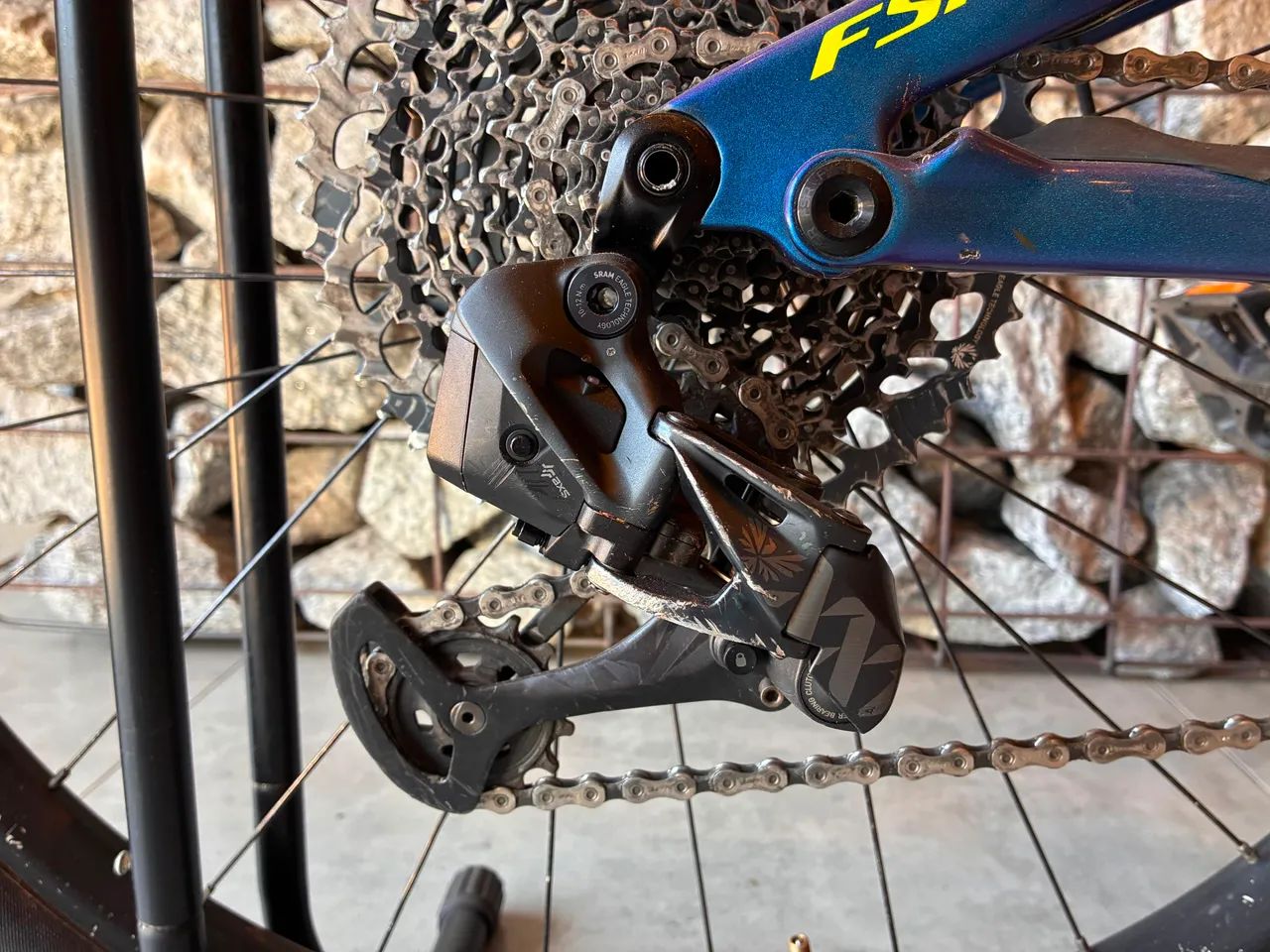 Bicicleta  Specialized Stumpjumper Comp Carbon 29 XX1 AXS Eletrônica - Foto 4