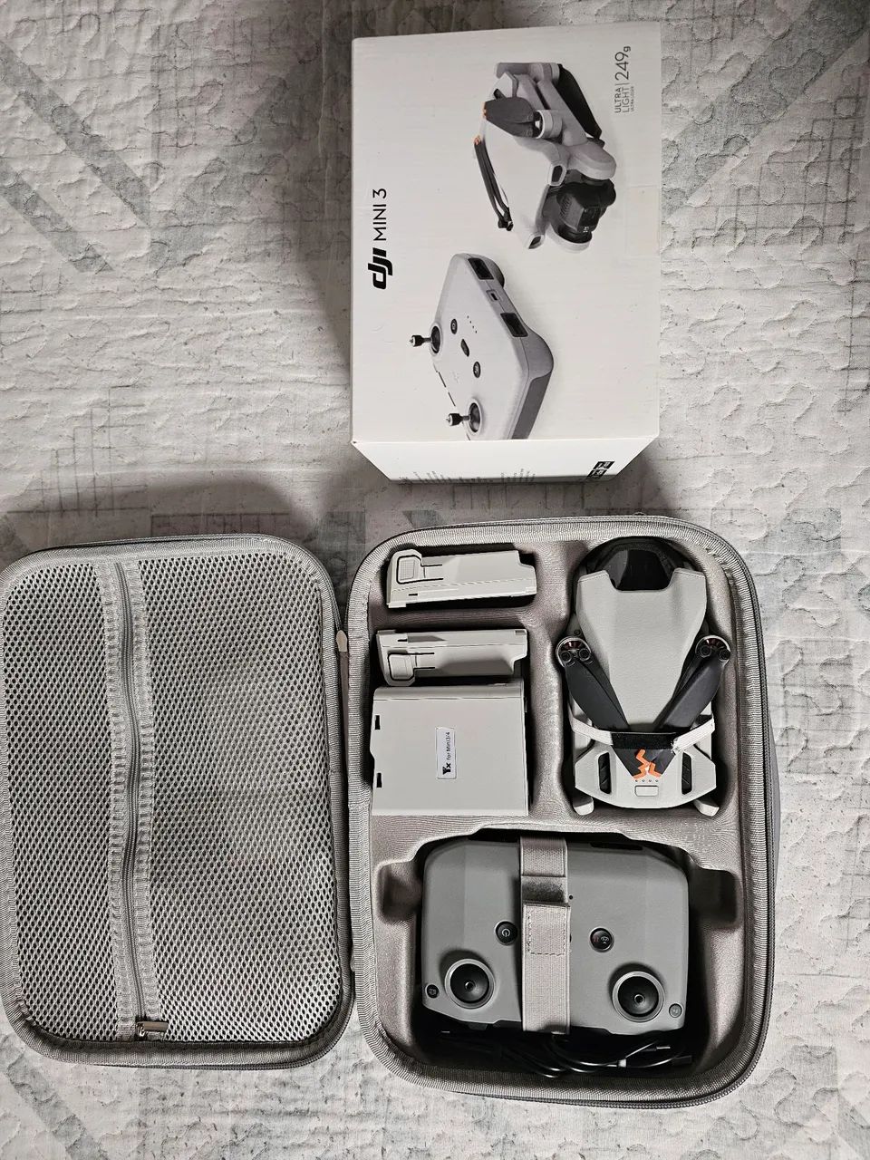 Drone DJI Mini 3 com 2 baterias e acessórios  - Foto 2