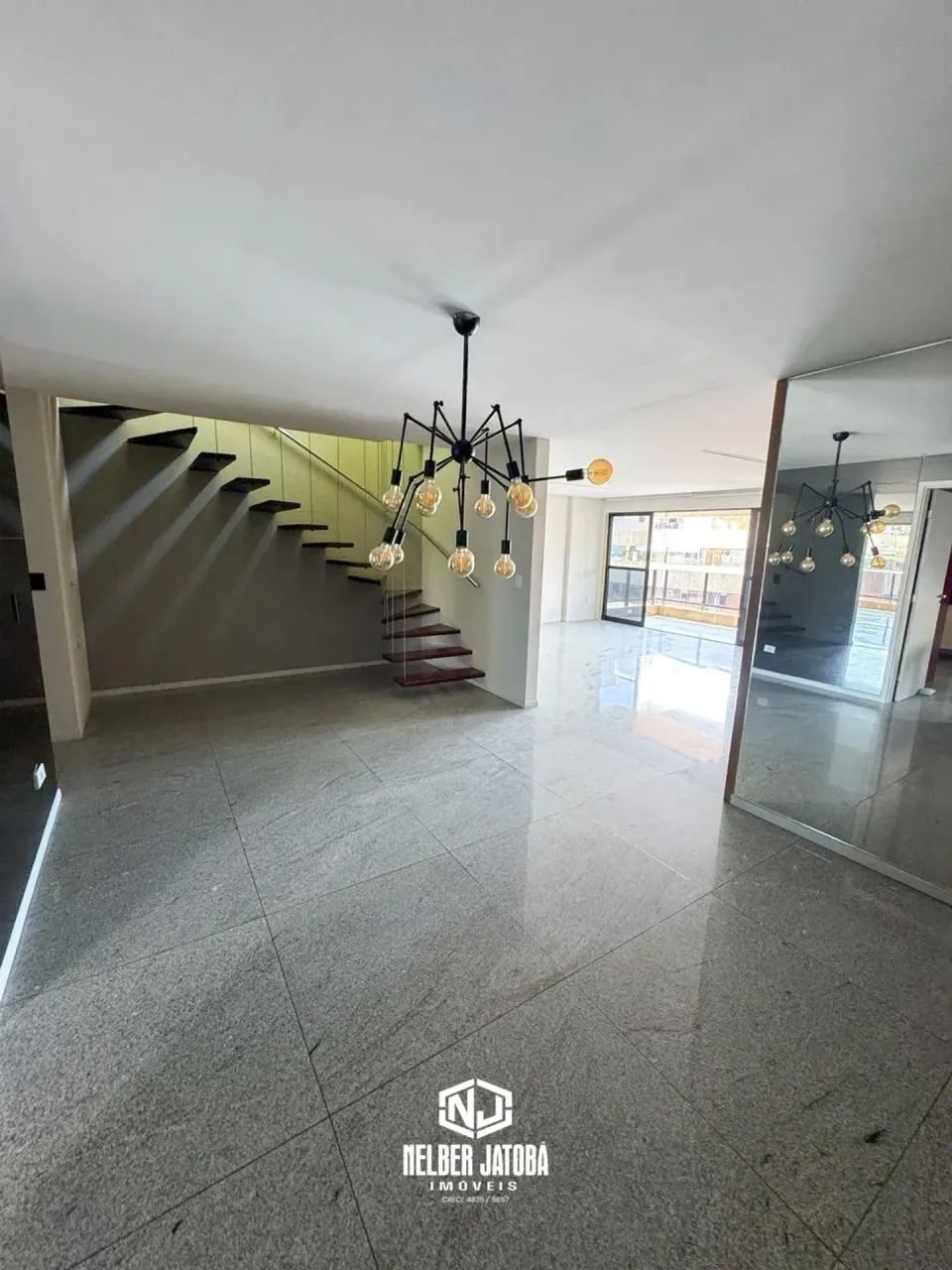 Cobertura Duplex | Edf. Ônix | 330m² | 3 Suítes