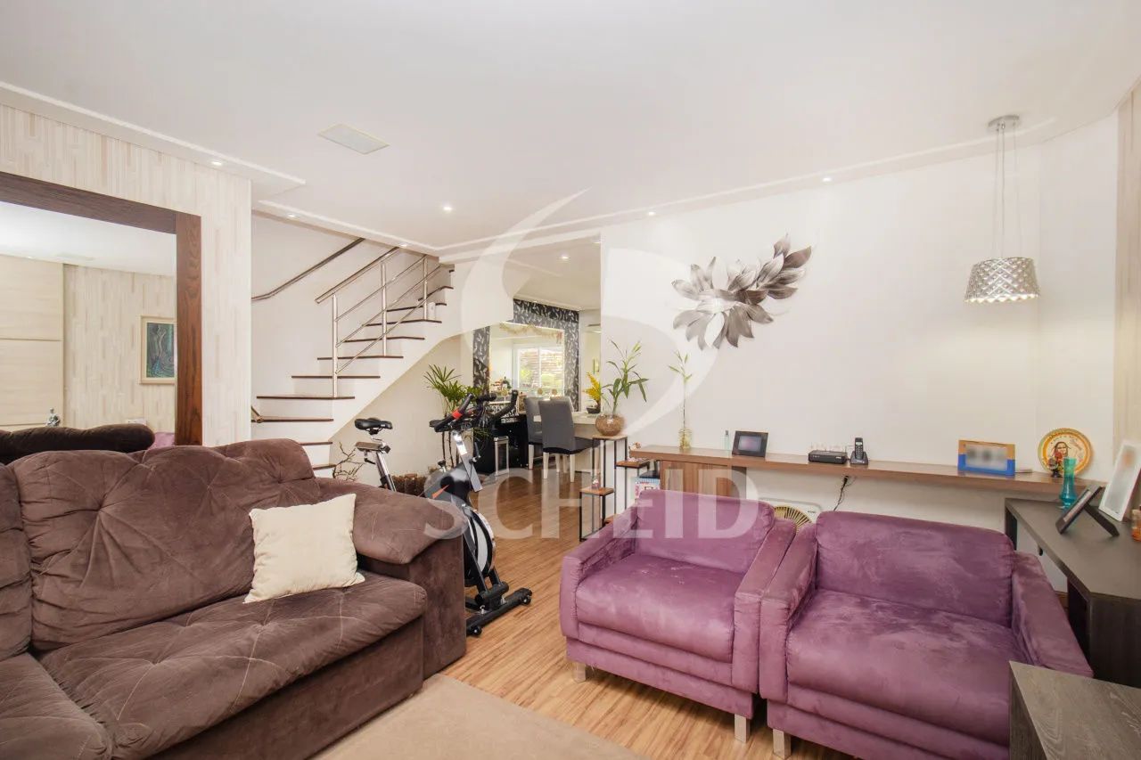 Casa em condomínio com ótima localização!