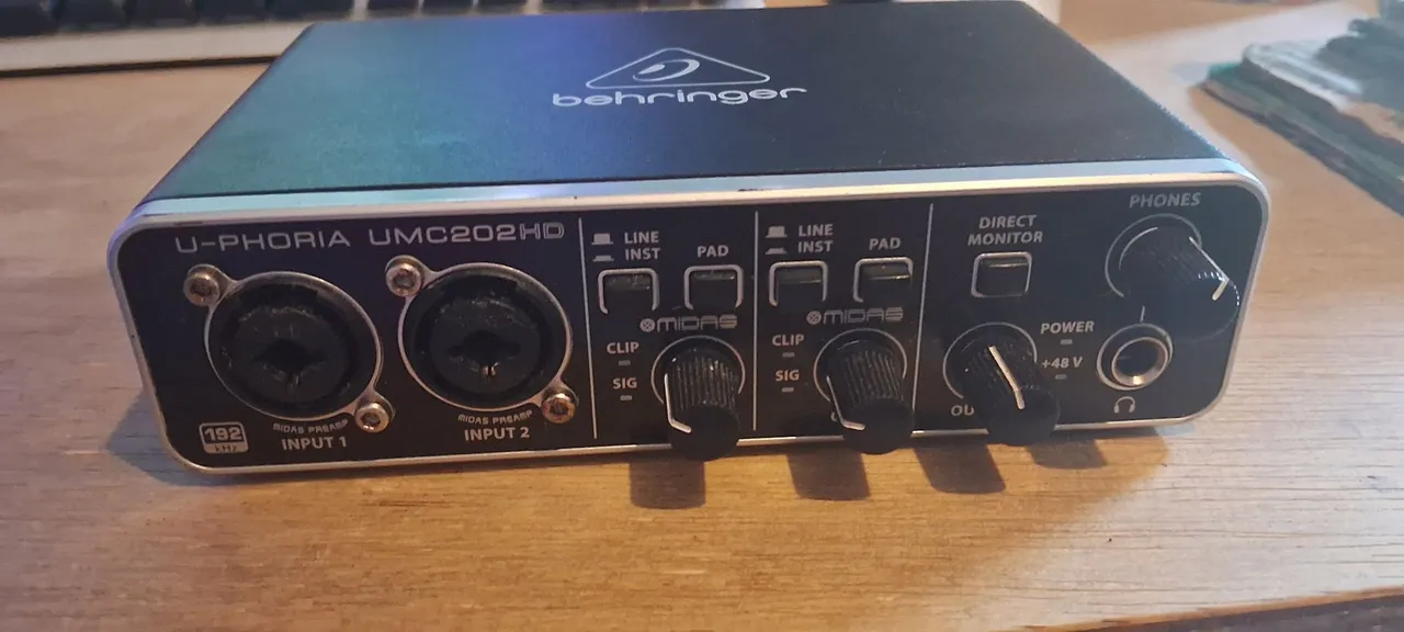 behringer umc202hd