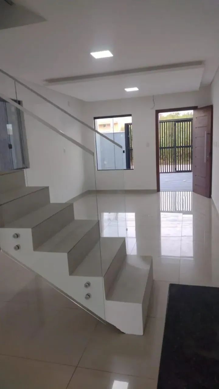 Casa para venda possui 109 metros quadrados com 3 quartos - Foto 2